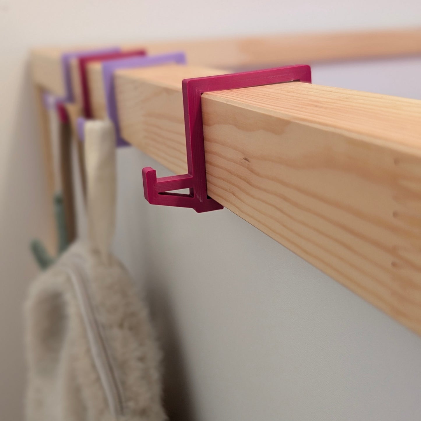 Riputuskonksud Kura lastevoodile